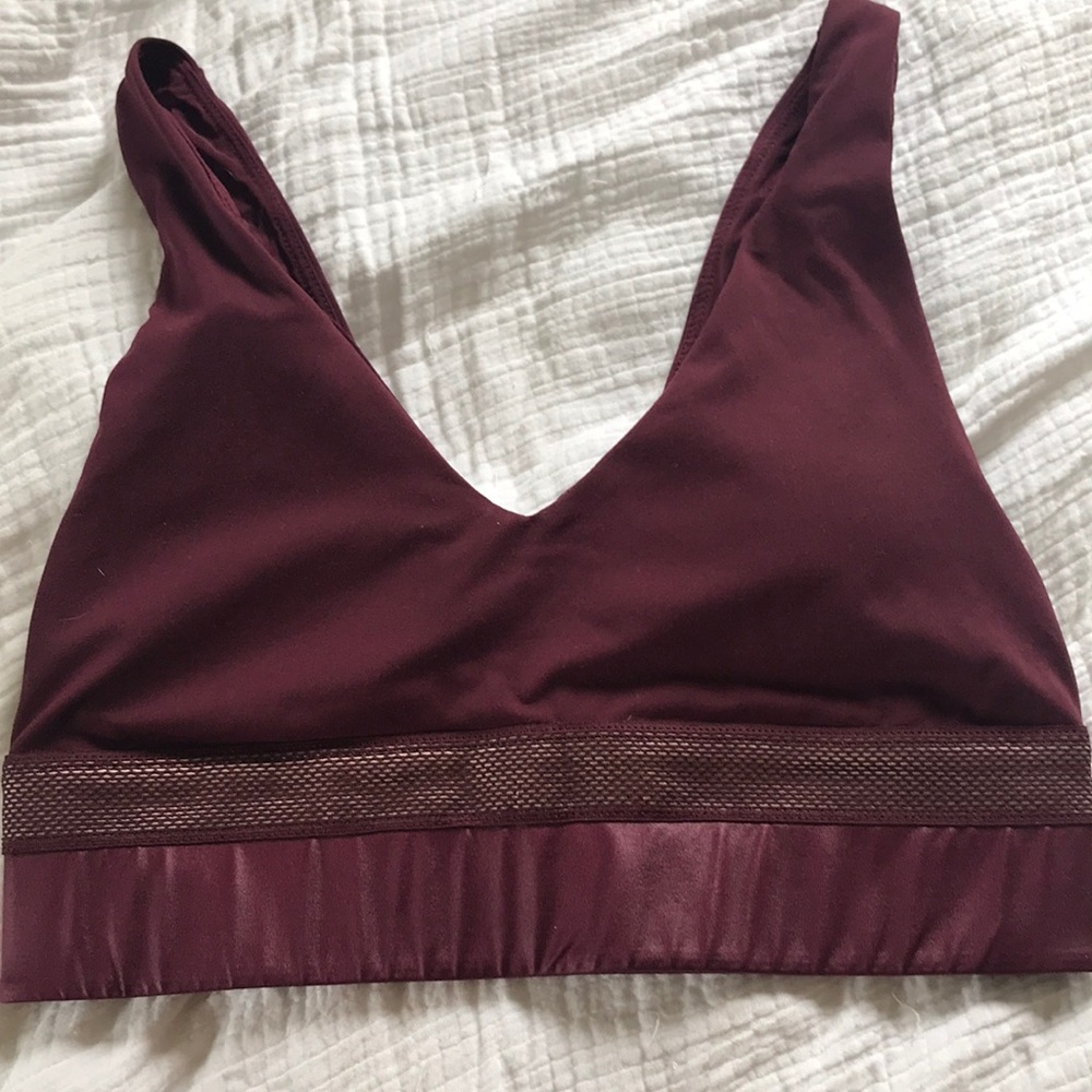 Fabletics sports bra kelly Rowland collection